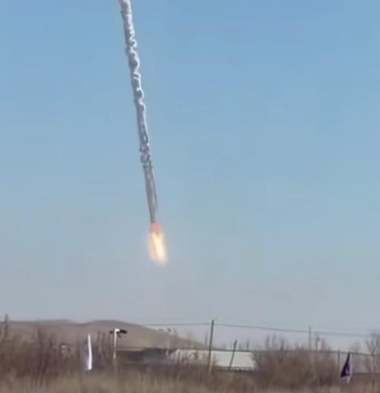 朱雀三号一子级实现高精度返航，完整的着陆画面出来了。并且有一点跟美国的space