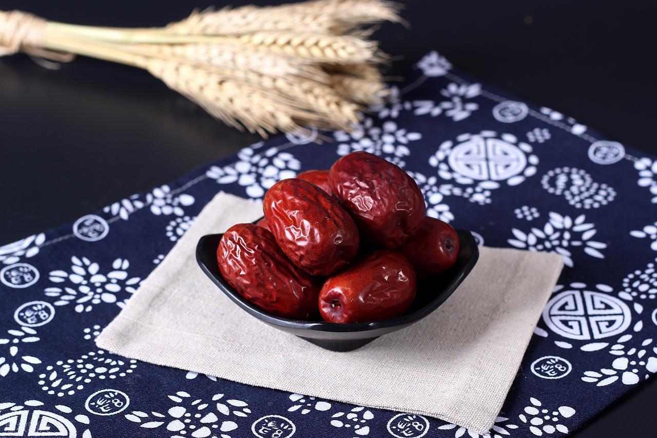 红枣再次被关注！医生研究：癌症患者吃红枣，不过多久或有5变化天冷的时候，家里