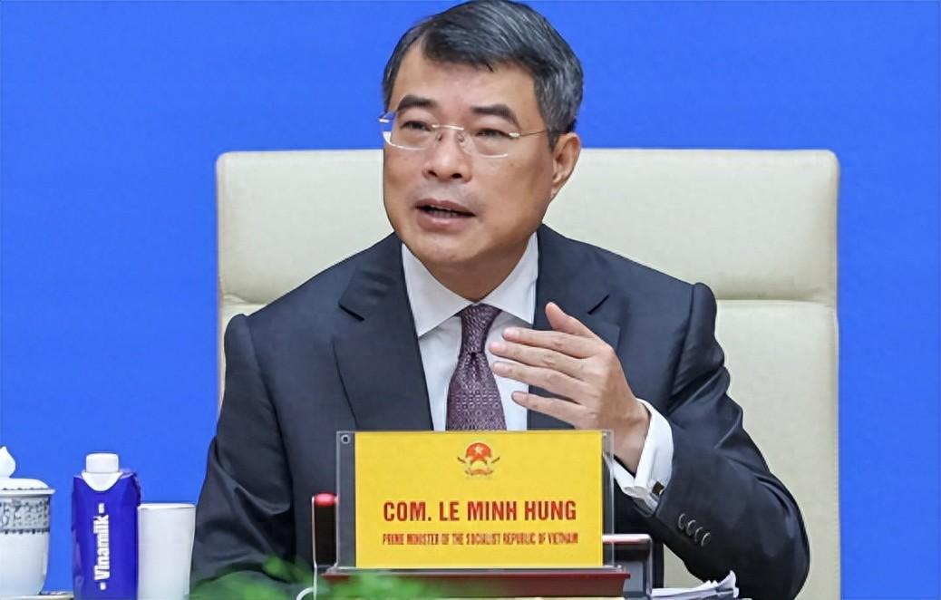 越南新上任的少壮派总理刚走马上任没多久，就把十多个部门的一把手全拉来，直接主动找