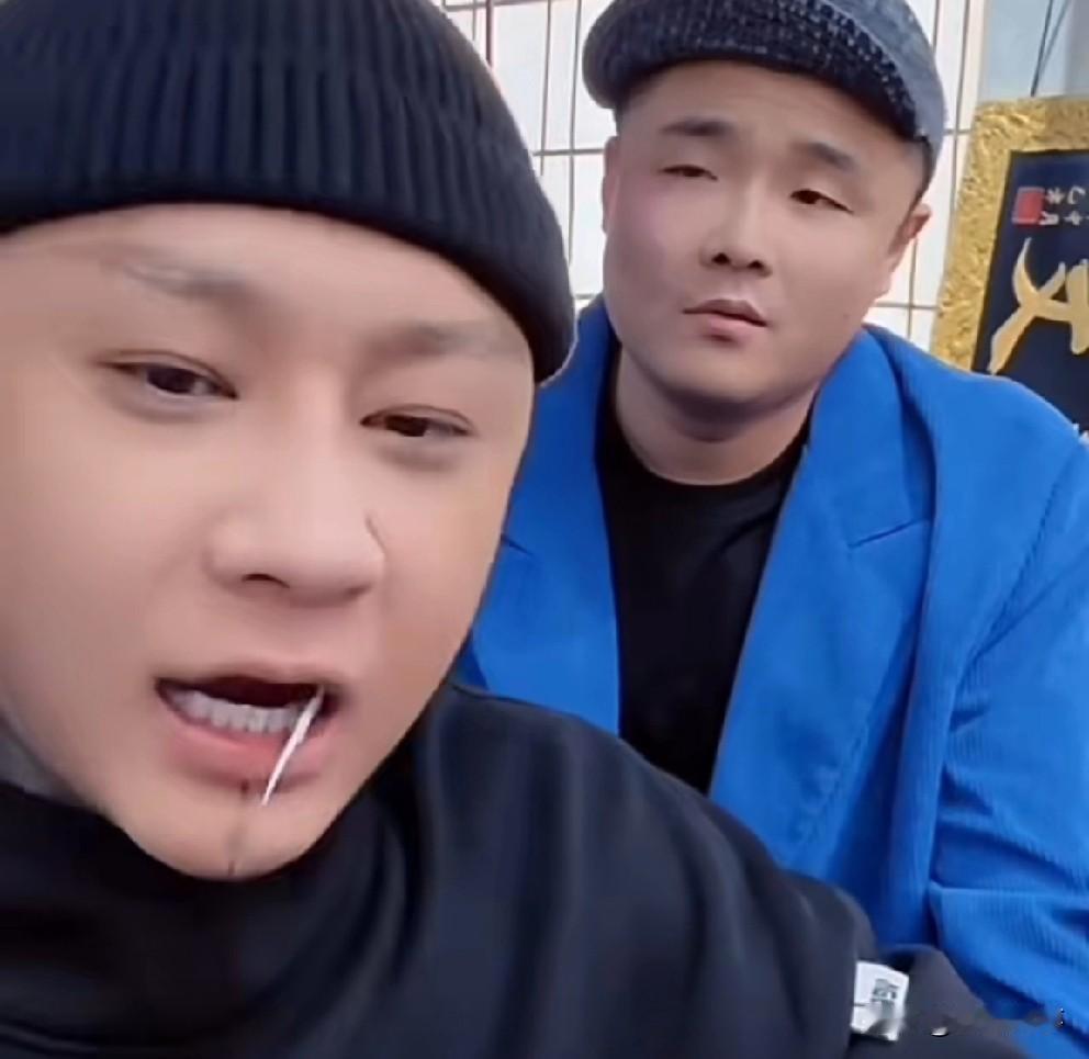 方丈不满“煎饼侠”Gan刘二狗落井下石，划清界限。“煎饼