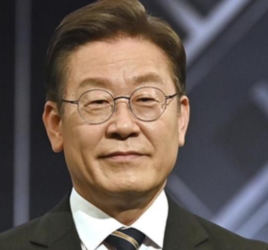 决定了，韩国总统李在明做出重大决定。10月13日，韩国政府公布了一份重磅搬迁