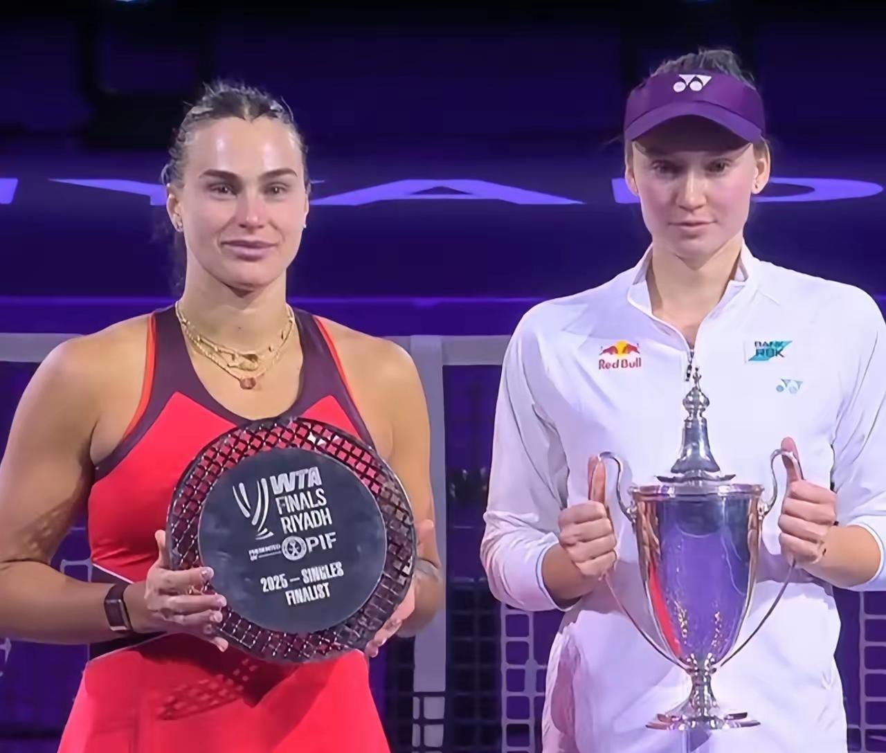 亚洲一姐莱巴金娜上演女子网球的“黑八奇迹”，最后一个拿到年终总决赛门票的莱巴金娜