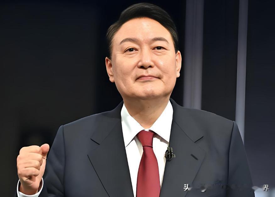 他可能开始妥协了！终于再次看到了尹锡悦有关的消息！据央视新闻消息，韩国前总统尹锡