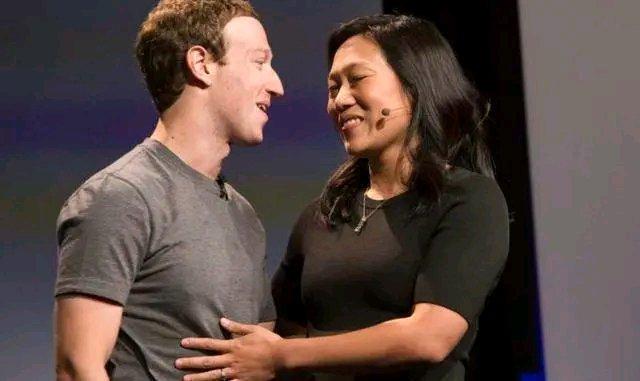 曾经那个被不少国人视为骄傲的“洋女婿”扎克伯格，人设彻底崩塌了。18岁上哈佛，2