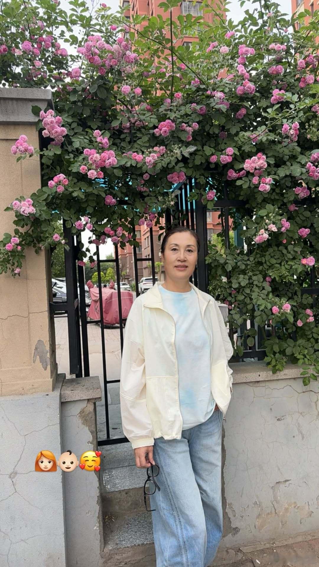 王媛媛中国女排王媛媛在社交媒体上放了一张美女的照片……是妈妈也是她