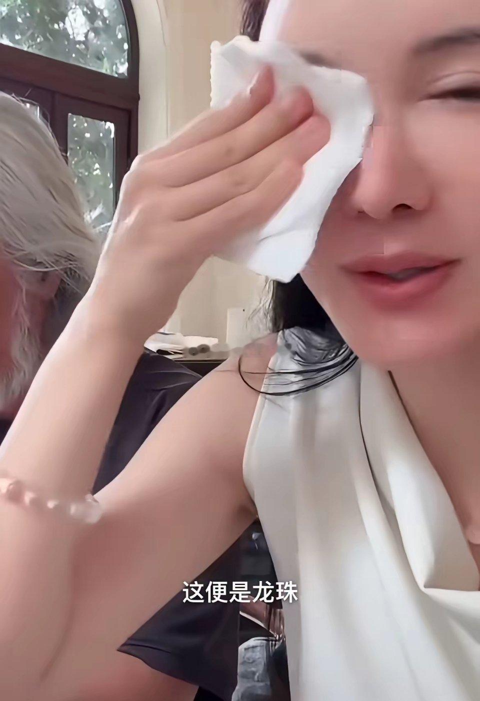 9月6日，44岁杜星霖官宣拼5胎75岁张纪中一言不发，杜星霖称希望能生个龙太子，