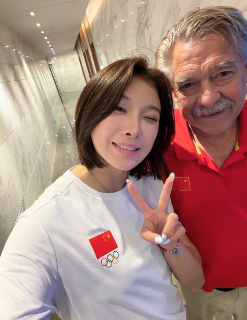 #吴艳妮母亲说她状态不错#吴艳妮的母亲很少在公开场合说太多，这次采访也只说了状态不错、正常发挥、超越