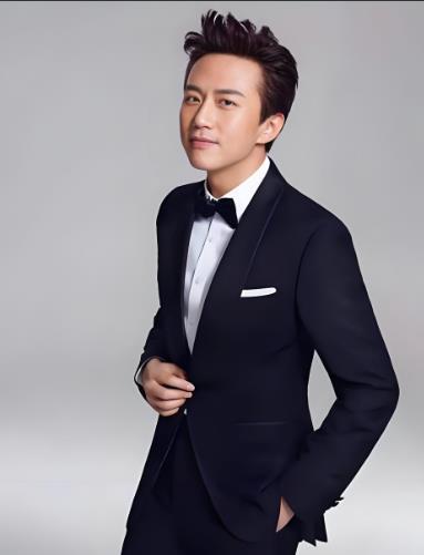 #五哈回应邓超不满分到老年组#综艺《五哈》的元老邓超在节目中被分到了老年组，和