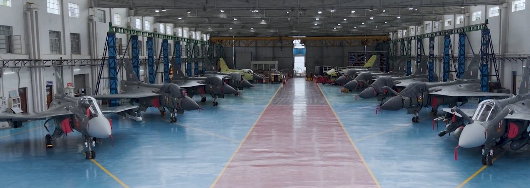 印度斯坦航空有限公司（HAL)董事长兼总经理DKSunil博士在接受采访时表示