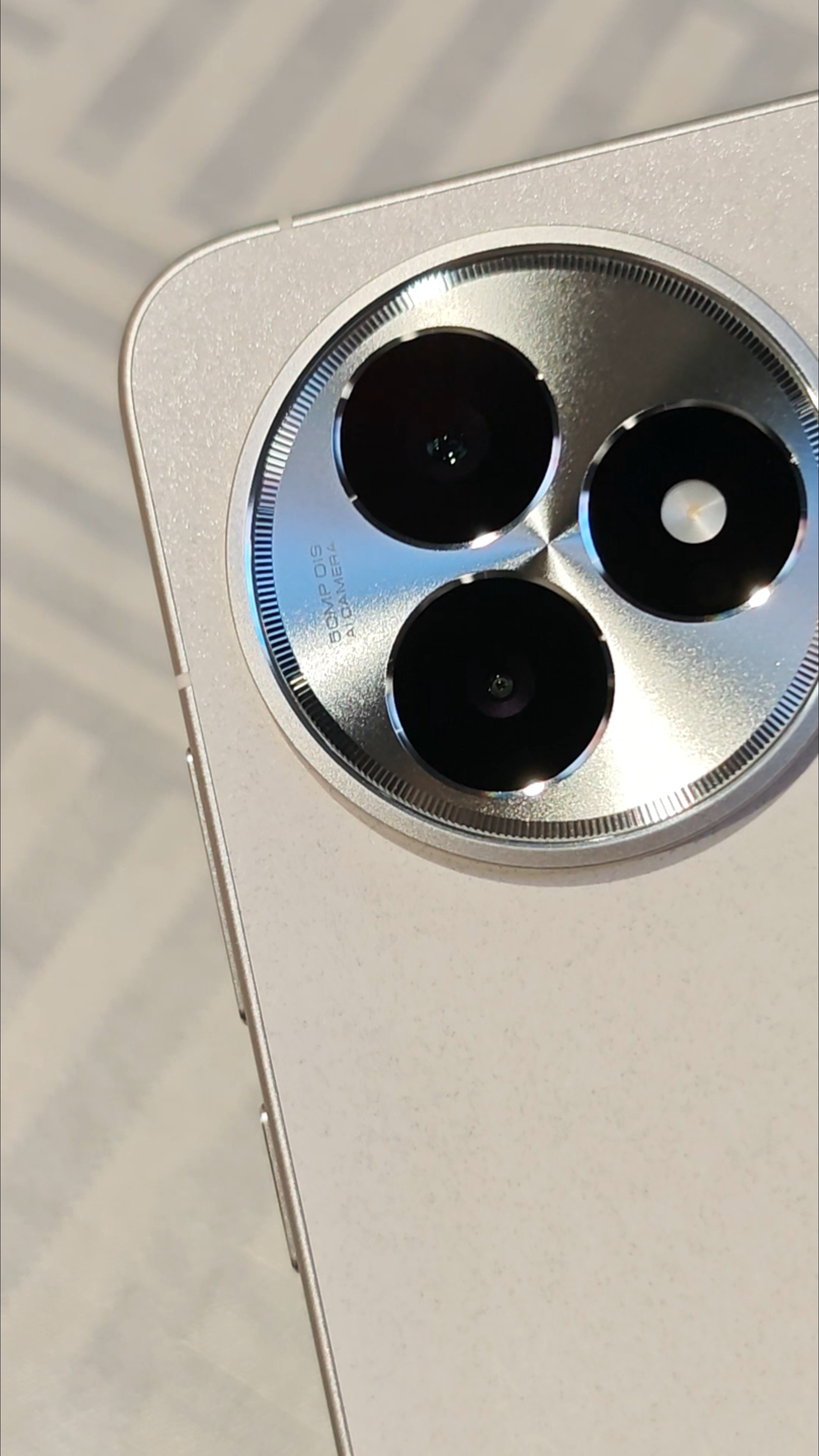 K80至尊版这个相机Deco怎样？[滑稽笑][滑稽笑]REDMI双K魔王亮