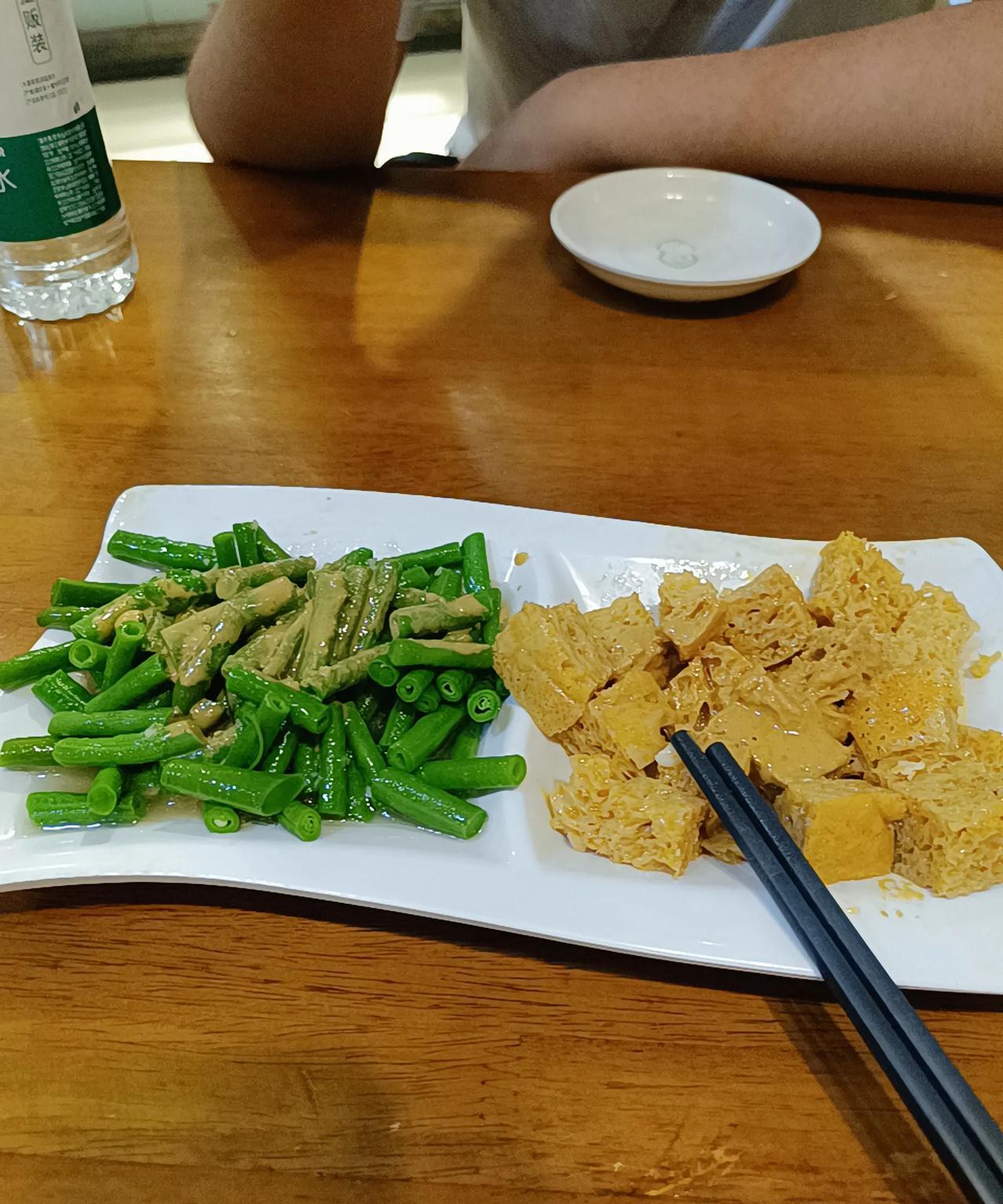我再也不想去郑州了！郑州的物价太贵了，我真是去不起呀，昨天就去郑州一天，花了我半