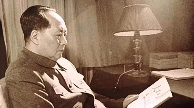 1969年，开国上将陈明仁递交辞呈，打算回长沙休养。消息传到毛主席那里，主席拍案