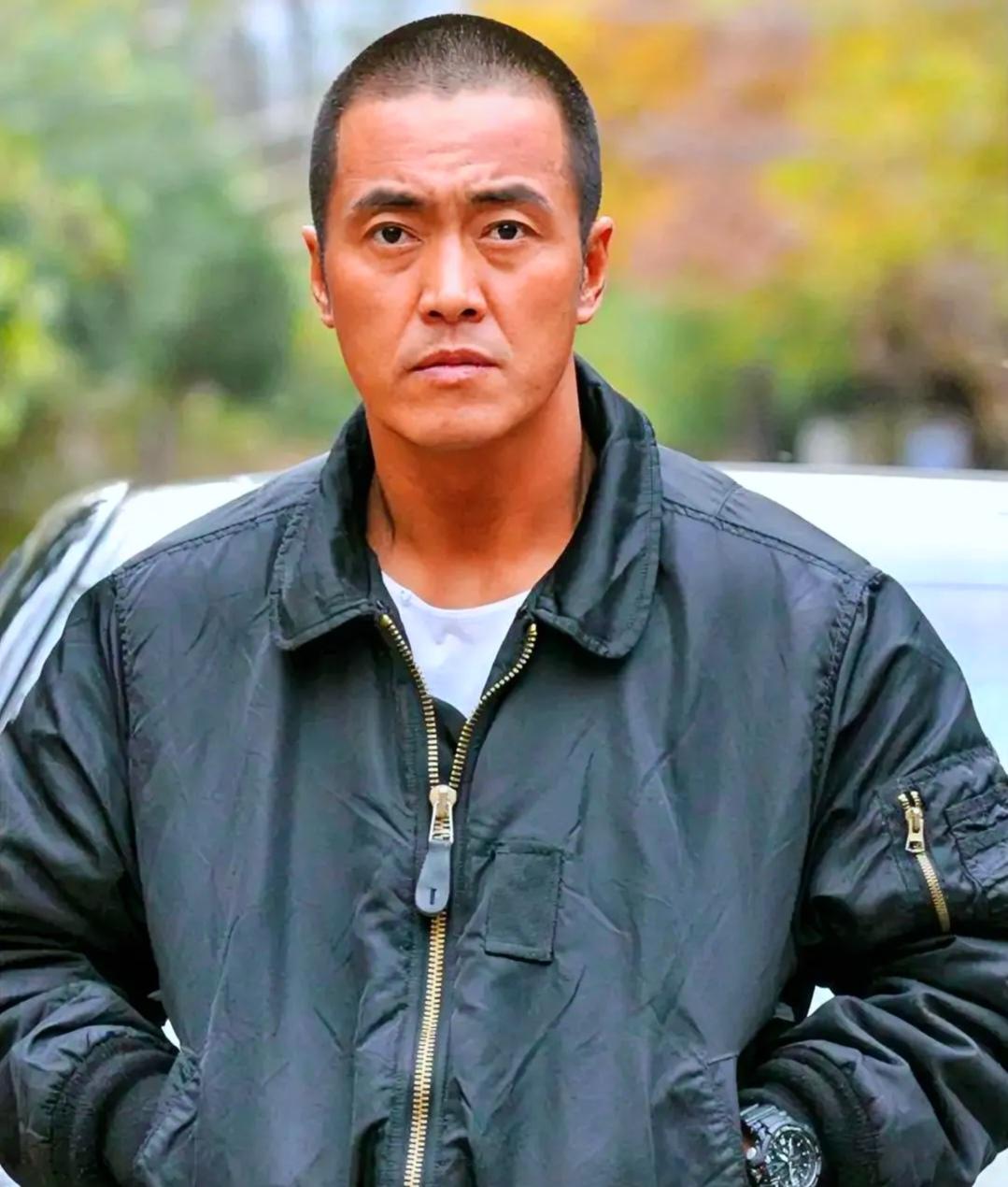 大家还记得这位男演员吗?51岁哈尔滨戏骨演活《利剑·玫瑰》铁汉,没流量不红?