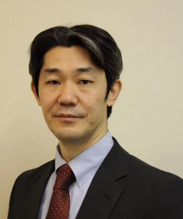日本教授富坂聪一眼就看透了中国的管制措施。  他曾说中国并非“报复”，而是
