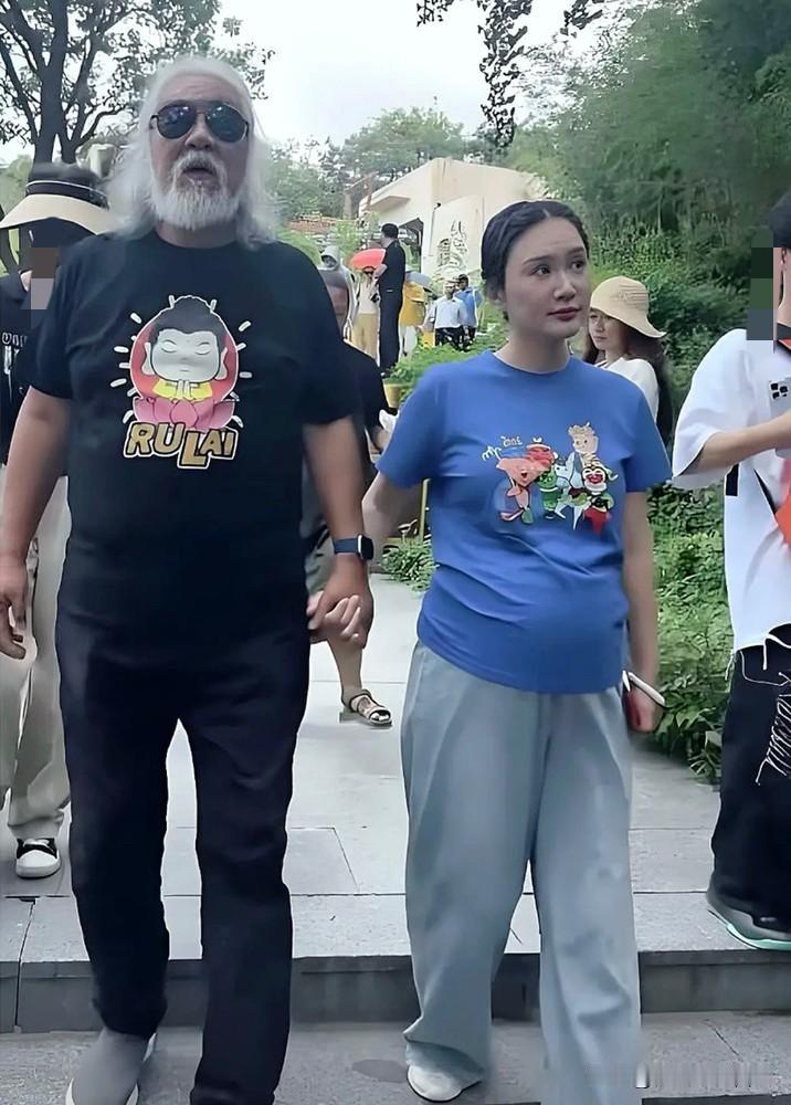 如果你是74岁的张纪中你现在最怕什么呢？老人肯定会担忧自己的财产，可能会被