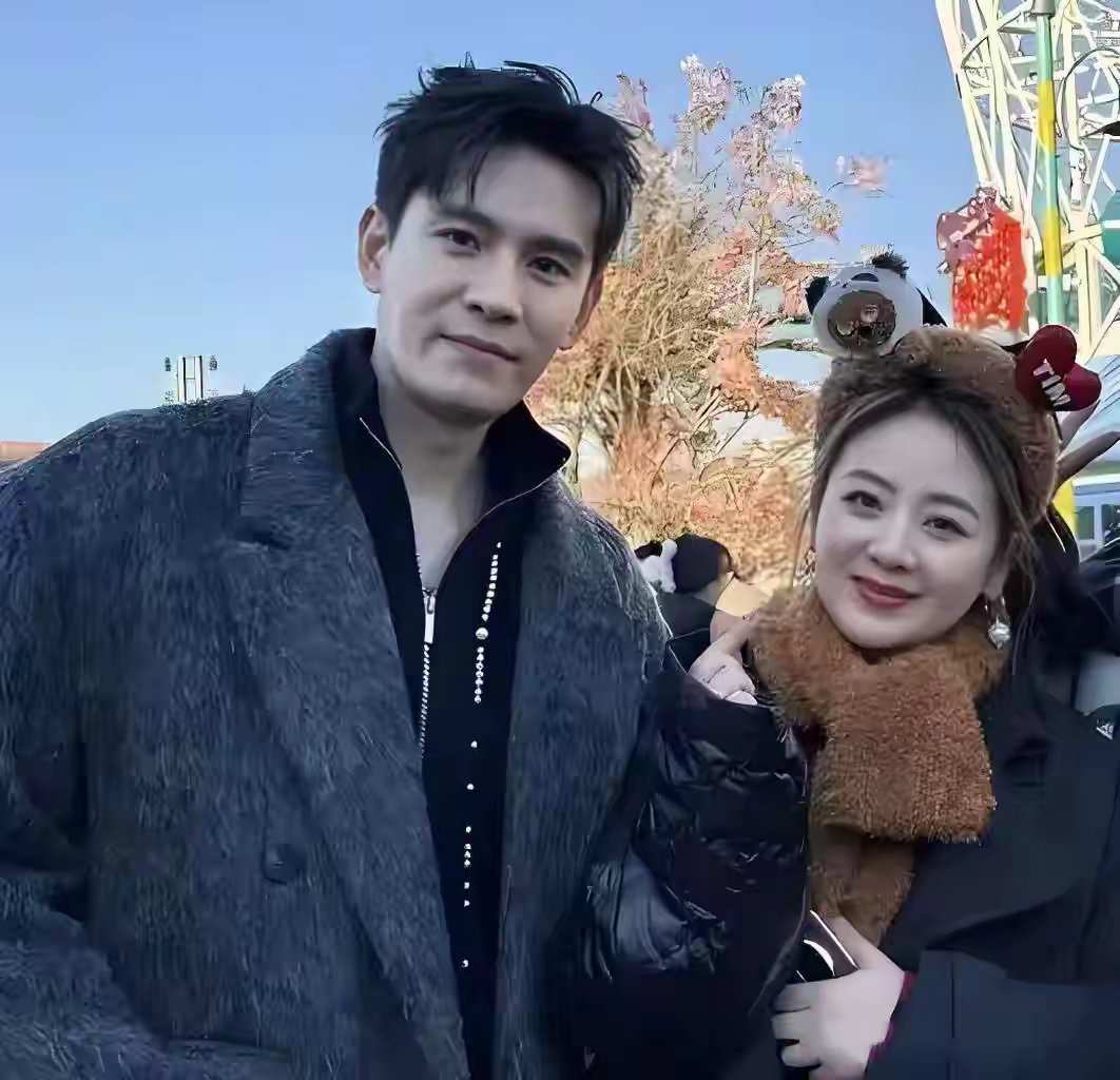 小李琳带俩女儿跳舞，22岁大女儿水灵又漂亮，已经到了可以恋爱的年纪。