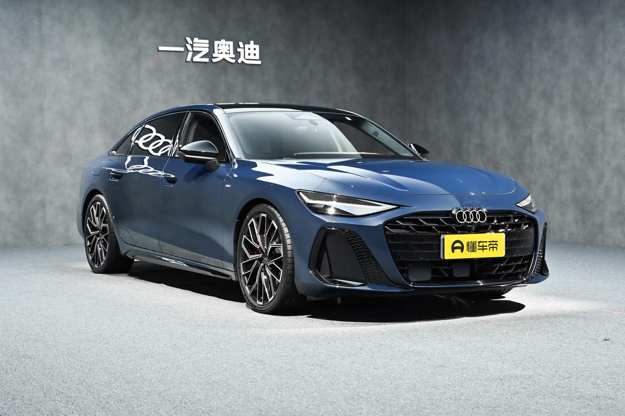 奥迪A6L正式预售，价格下调一个梯度全系四个配置，2.0T低功32.3万、2.