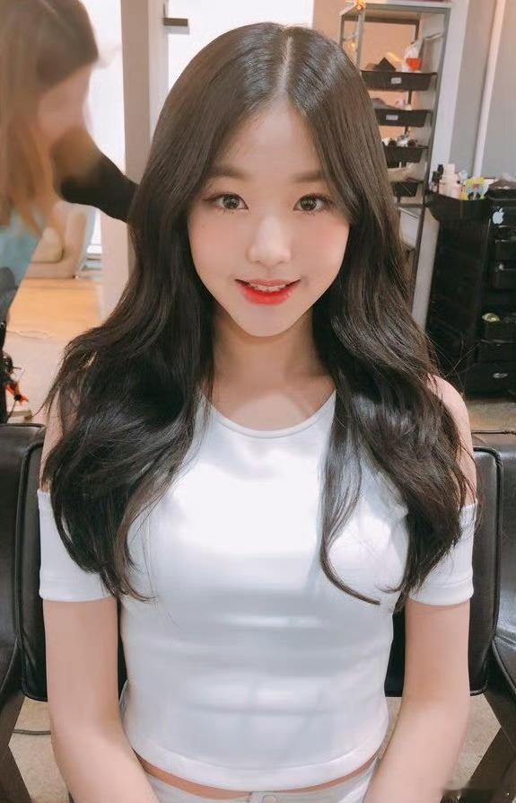 13岁的张元英这个张元英就这么从小美到大啊天生爱豆来的