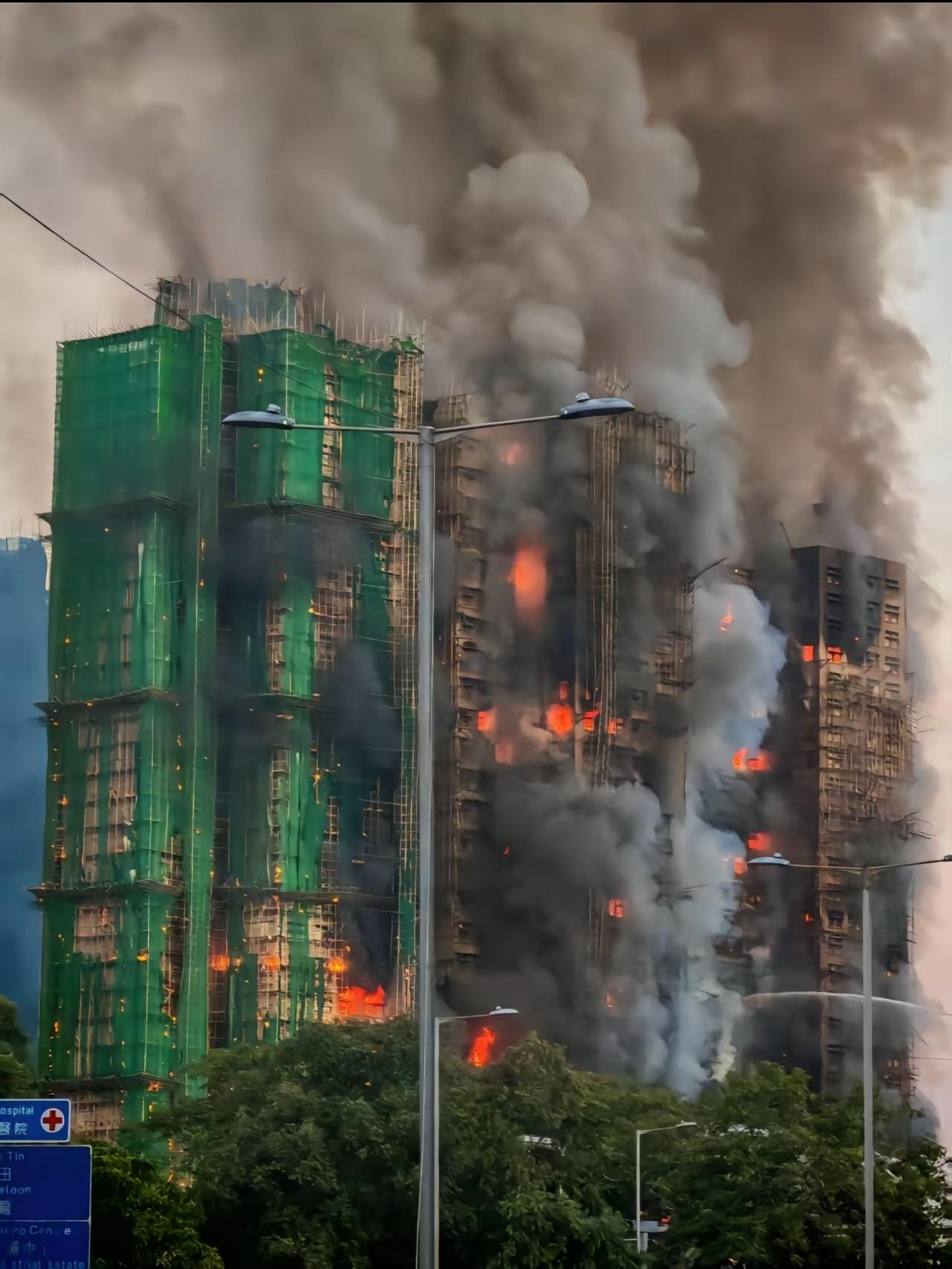 “香港的房子无论盖的多高，都是用竹架子搭的”！看看面前的竹架子，你就明白了