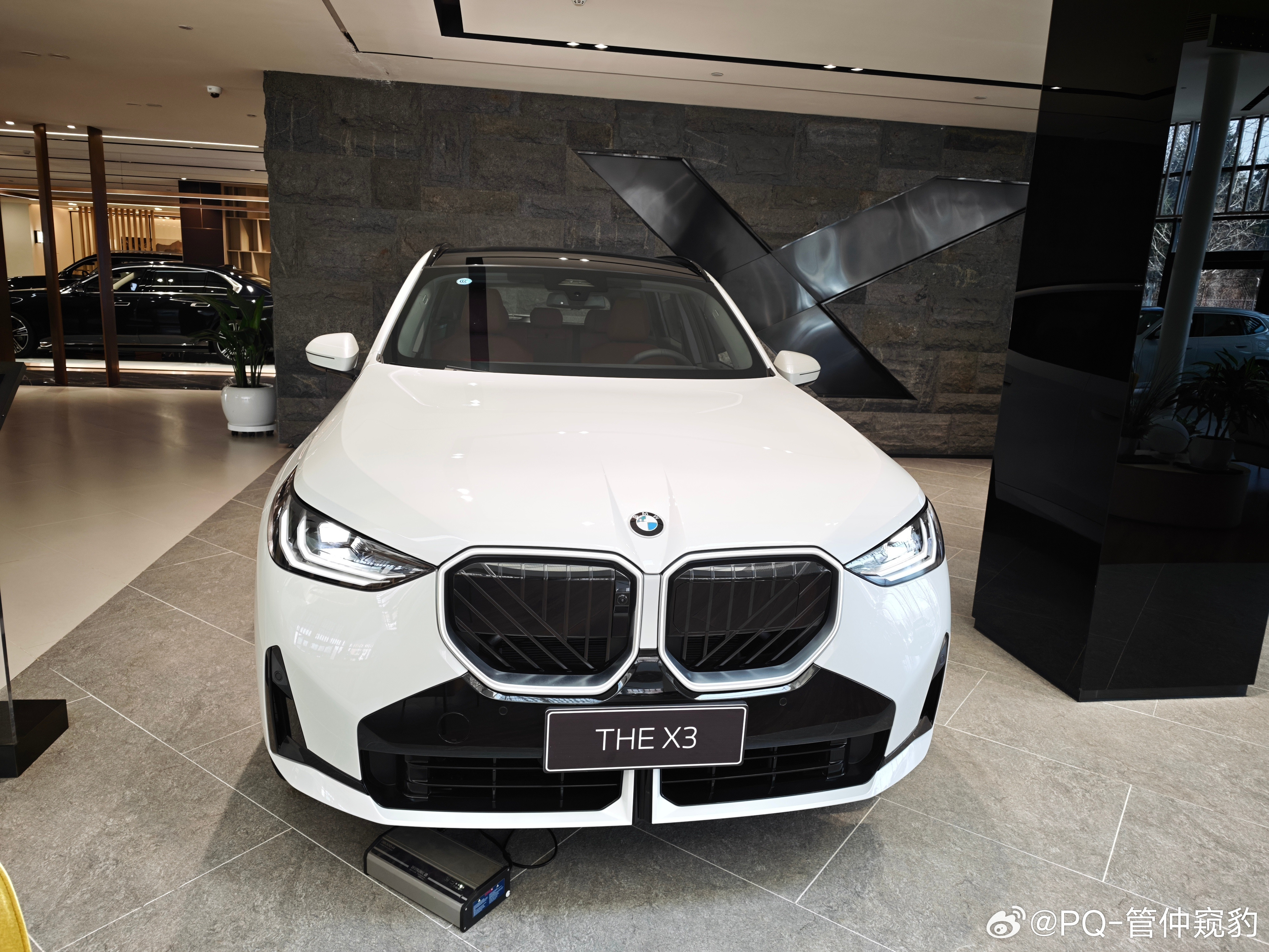 来给F18保养遇到一个宝马x3和销售谈价的26款X3X-Drive30L指导