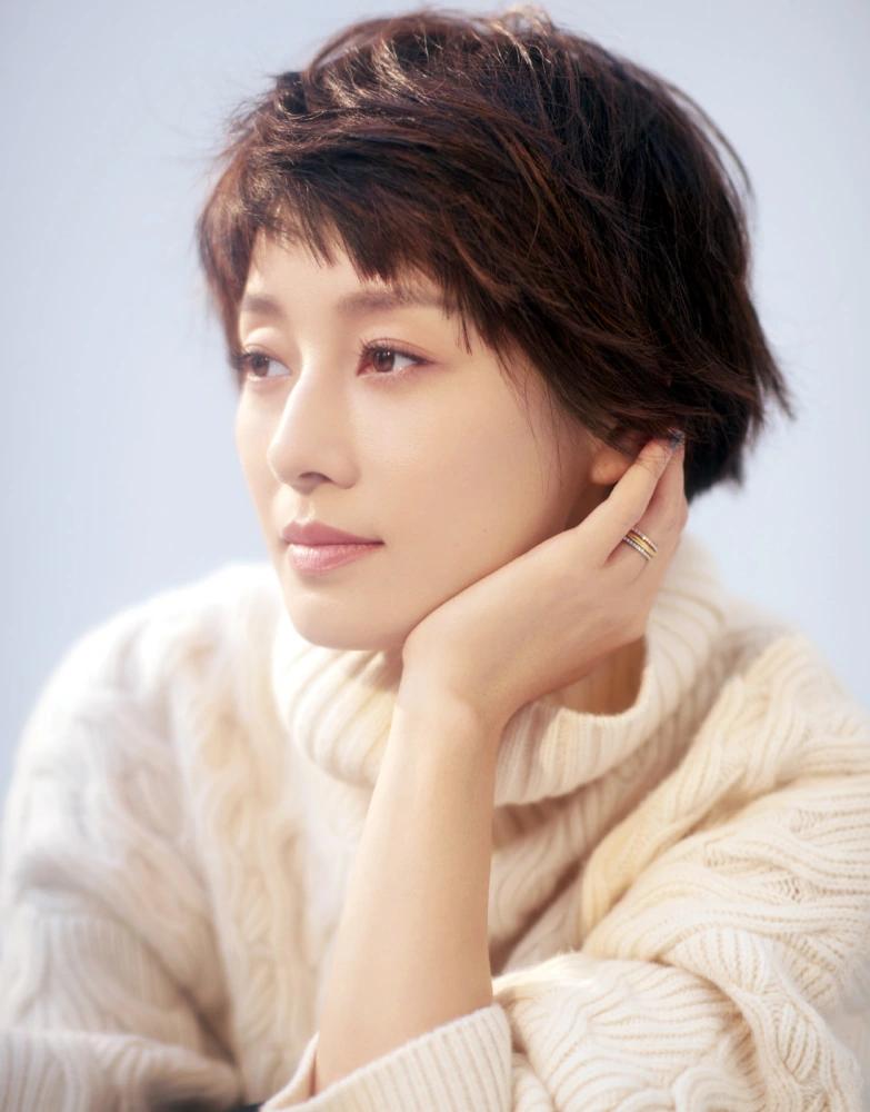 马伊琍刚刚收到5000万的片酬，就看见闺蜜找她借40万元的短信，她再三嘱咐助理：