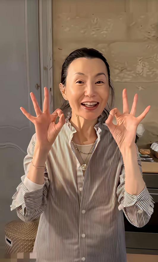 班主任一句话，揭开高圆圆学生时代的秘密：至少十个班的男生在追她。高圆圆有多美