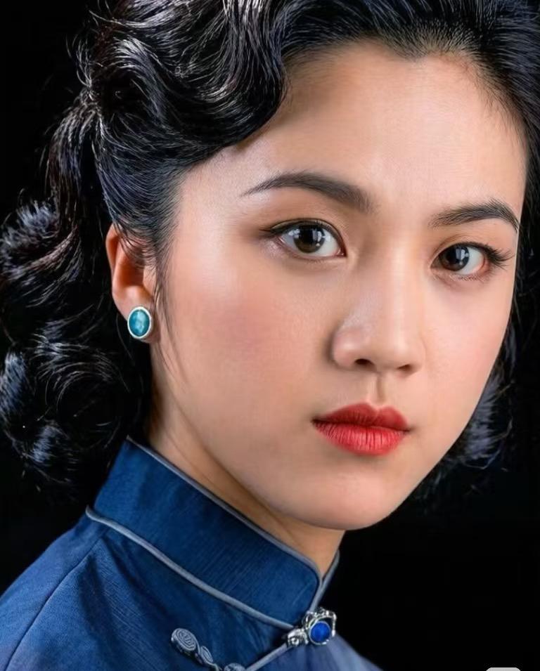 汤唯说，我是一个很迟钝的人当年李安导演在片场也说过我。但是我不在乎。当年