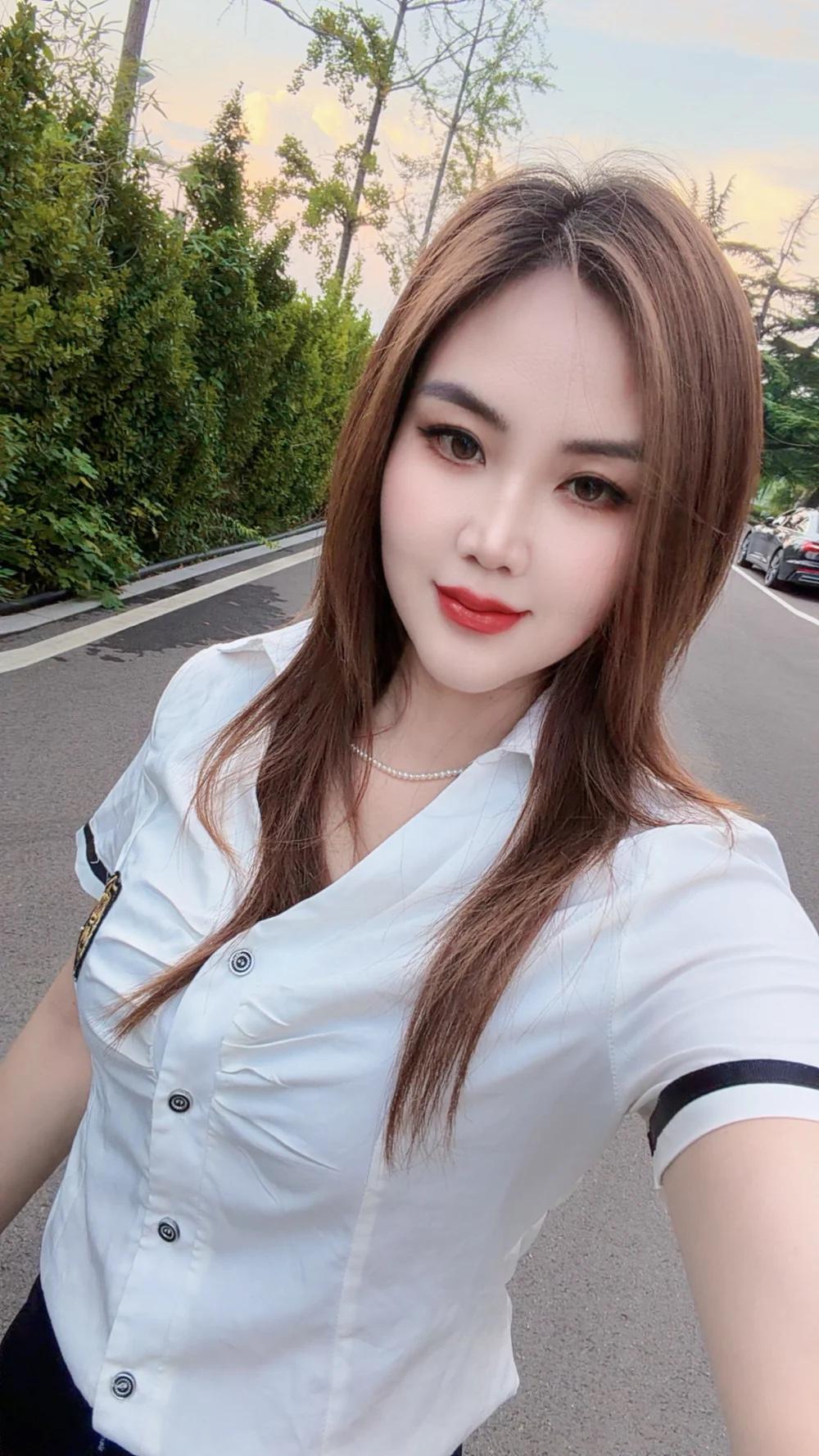有没有只陪吃个饭，喝点8+1的纯友谊的朋友啊！有没有啊？