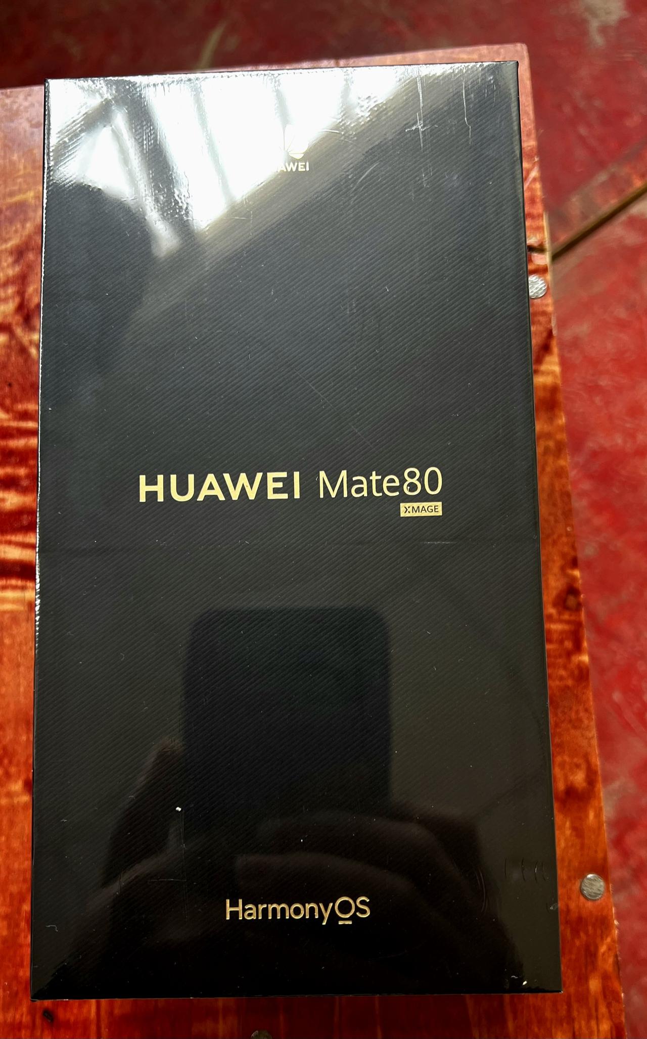 华为无疑是一个时代的逆行者，他也无疑让一个时代变得更真实。有时候人不能过得太舒服