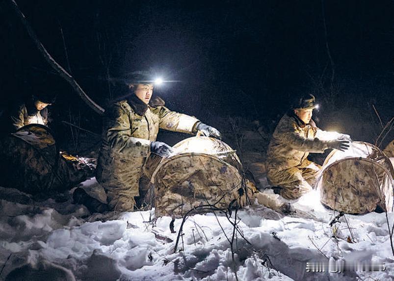 从单人帐篷看解放军后勤保障的巨大进步！最近，军报的一篇文章让人关注。文章的主体