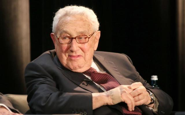 万万没想到，基辛格竟然预言俄乌冲突最先被耗干的，不是战火中的乌克兰，也不是受制裁