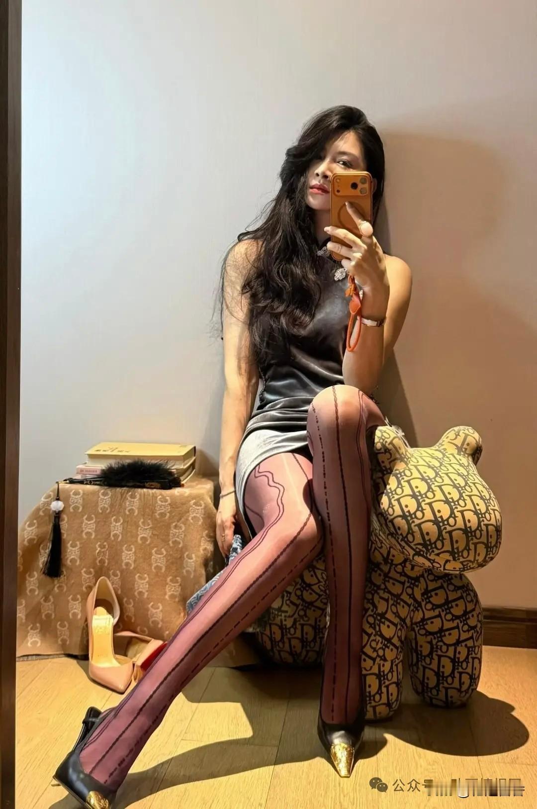 40岁的女人如何穿出优雅魅力?如何保持中年女性的优雅和魅力?“高级感”穿搭,