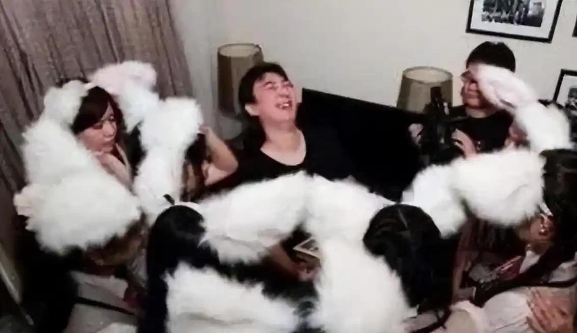 前女团成员曾艳芬爆出重磅猛料：她直接点名丝芭传媒在2014到2017年期间，逼女