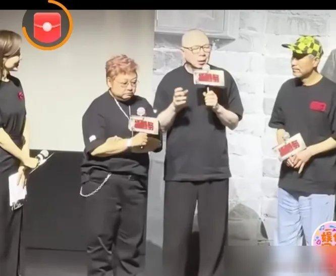 韩红一句话，直接把我整不会了，她说大家给冯导走个面儿。我就纳闷了，人家住着北京