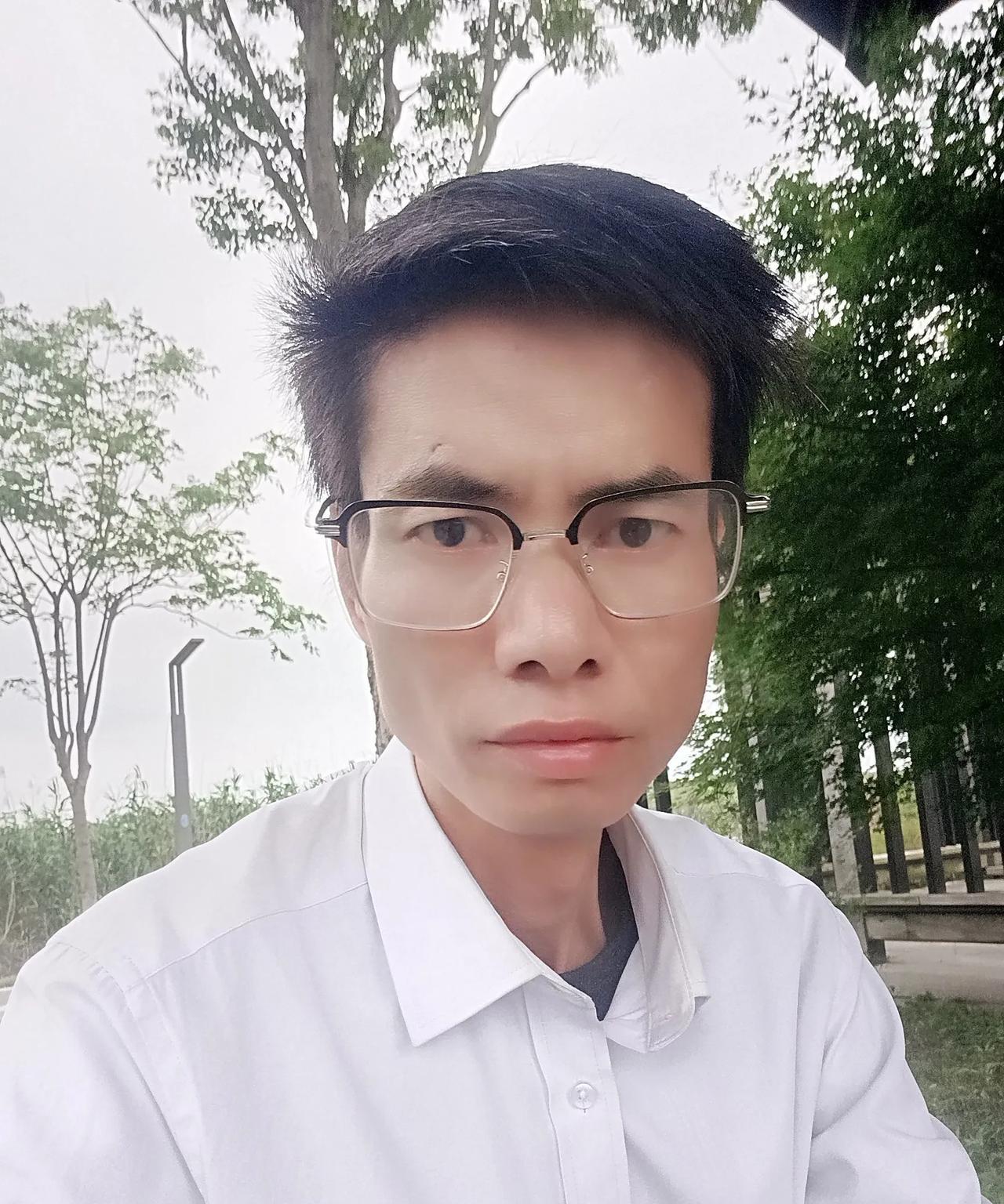江苏这边的工作真的很难找呀，好不容易找个临时工，做了一个上午，又通知说，厂里人手