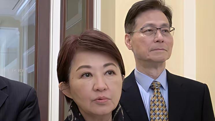 卢秀燕把自己当谁了？一个市长，无权代理台湾地区对外谈判、军购或安全议题，卢秀