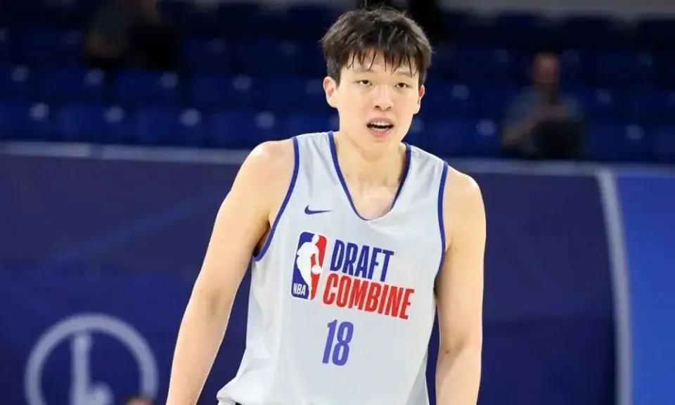 美媒HoopsHype给出了杨瀚森的最新球探报告，该报告列出了杨瀚森的10项优势