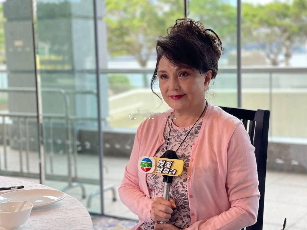 更新一条最近的港圈新闻👇演员施明上个月因为肺炎去世，享年74岁。她是1978年