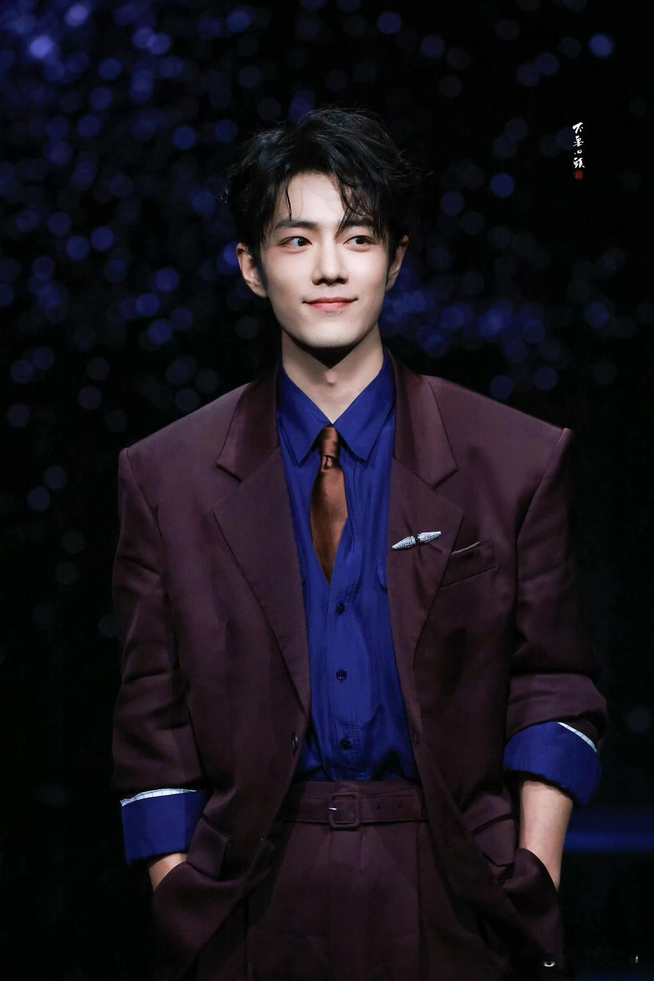 2月5日，肖战🧣之夜开场2小时不见人才知道原来是肖战不想卷入姐姐们的座位之争