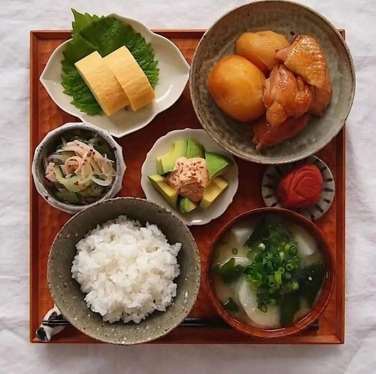 健康又营养的早餐选择健康营养的早餐核心是碳水+蛋白质+膳食纤维的均衡搭配，既要易