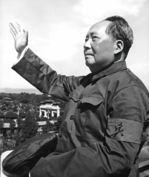 满清的时候？还是民国的时候？把偌大一个国家带到这种境况，任何一个政府都没有一丝