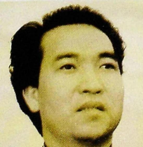 他放着亿万家产不要，却天天上街翻垃圾桶，被全英国人当疯子骂了20年！直到真相曝光