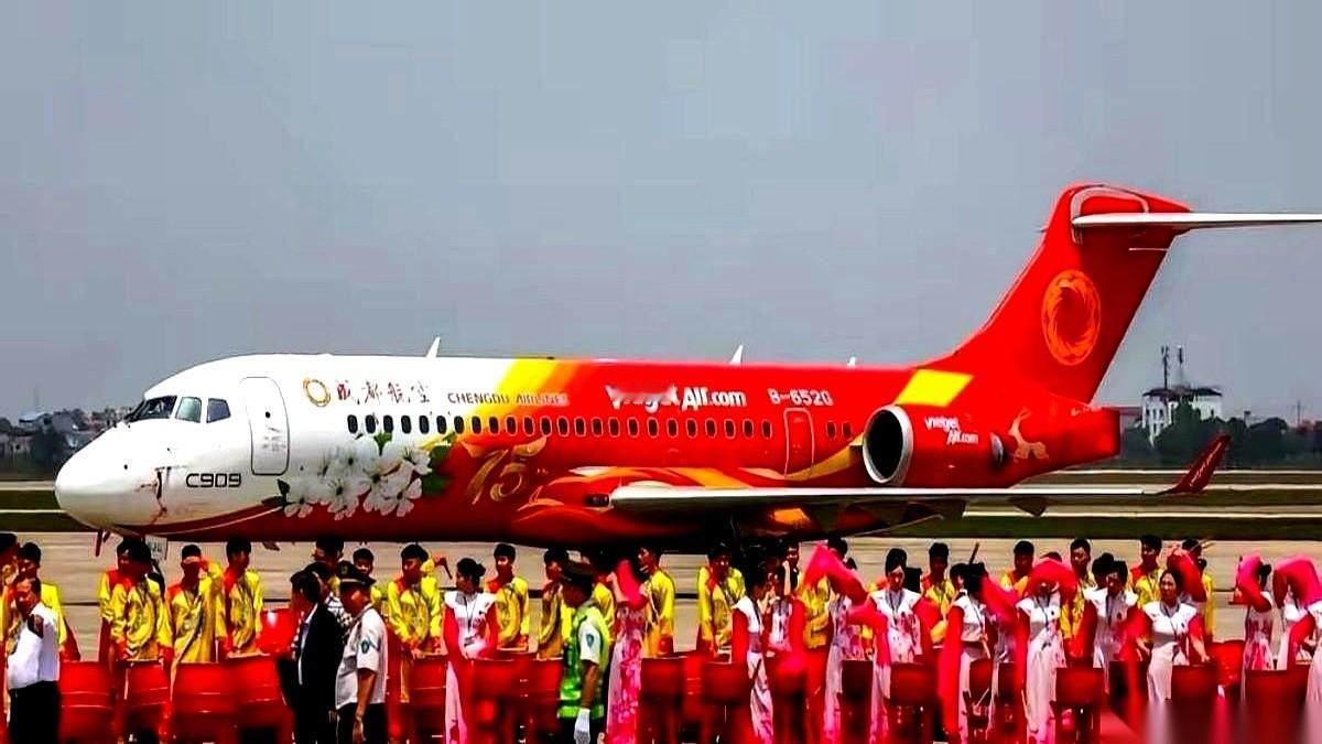 “拿下！十架，一架不差！”越南越捷航空的笔尖重重落下，不是波音，不是空客，而是