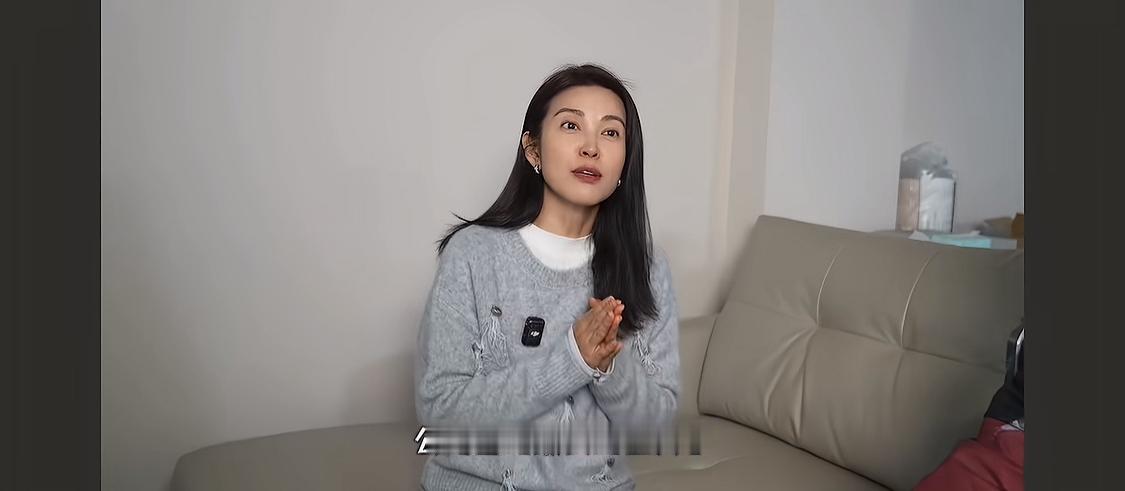 何润东说：“我不是喜欢换家人的。我经纪人跟我26年，助理24年，司机23年。”他