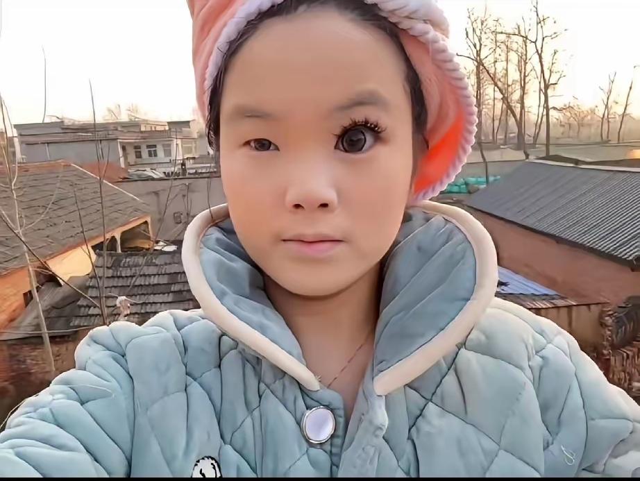 那么小的眼睛，一旦上妆怎么会变得那么大，太神奇了。