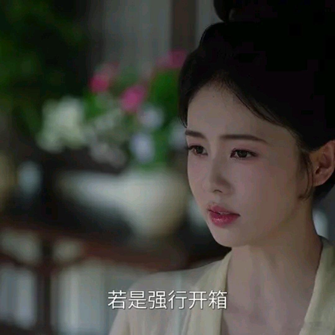 莫离热度像跳楼机《莫离》的热度曲线堪称2026年暑期档最惊险的“跳楼机”。开播前