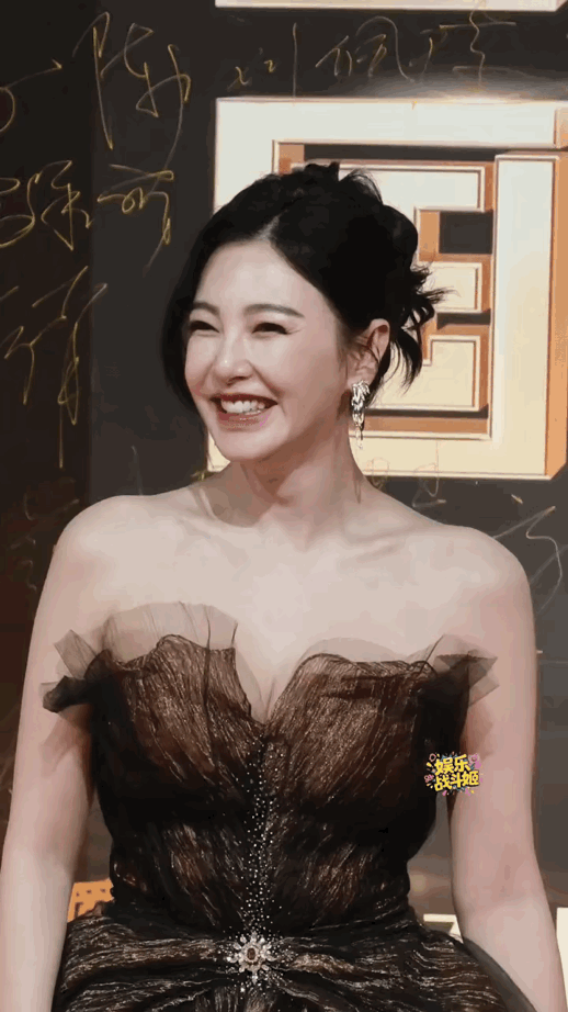 总觉得张雨绮和之前不一样了，对，就是容颜有点不一样。具体又说不出来哪里变了，总之