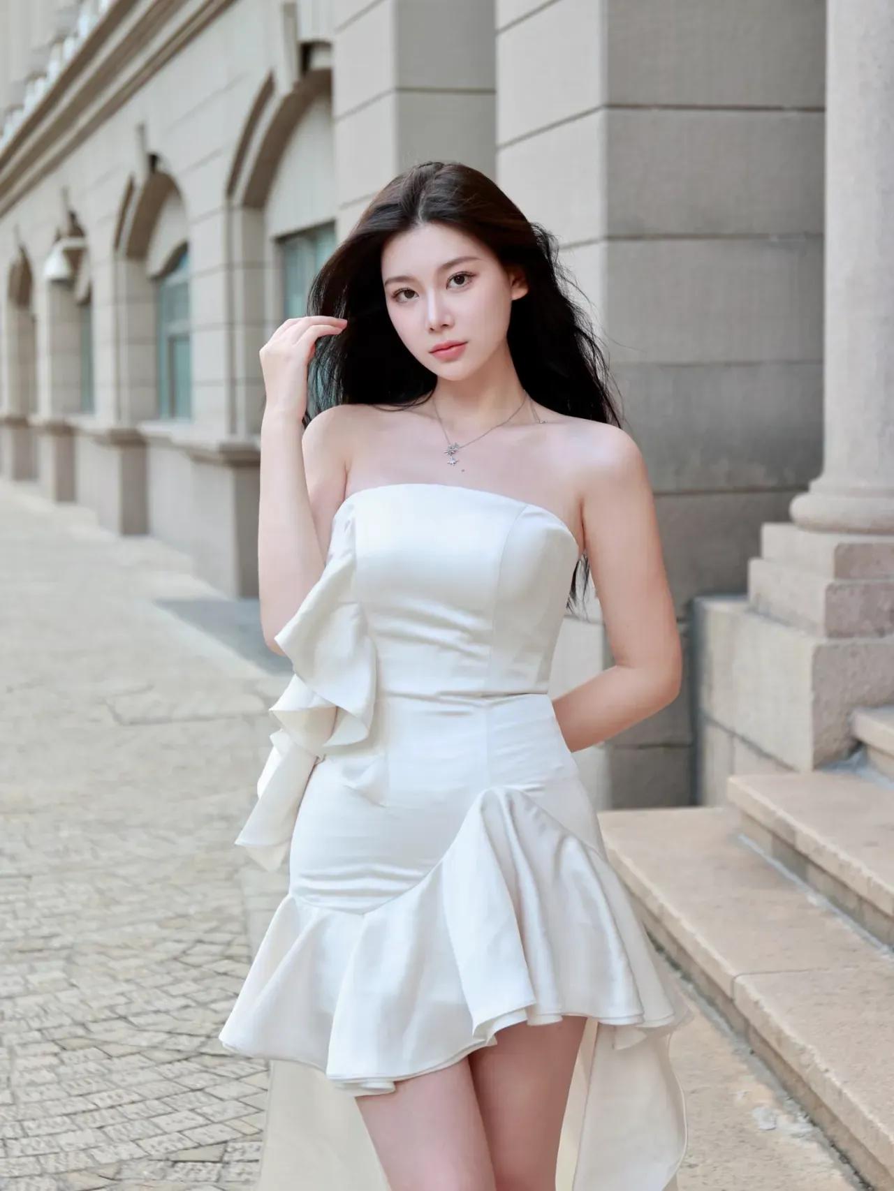短裤和短裙，你更喜欢哪个在每个女孩的内心深处，或许都怀揣着一个电影梦吧？盼望着