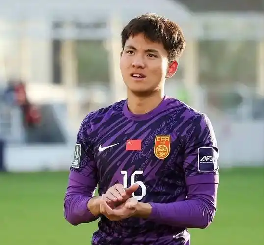 李昊争夺战，随着上海申花率先出局，很多海港球迷希望俱乐部尽快引进李昊，接替35岁颜骏凌。很可惜，这个