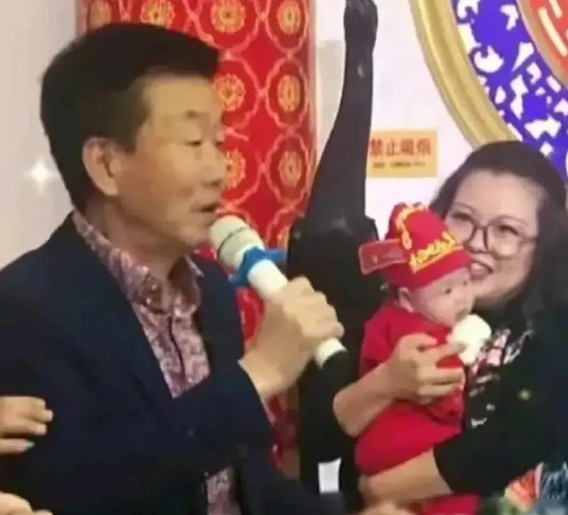 千万别没事儿公开秀恩爱，否则打脸的时候会很难受。相声名家赵津生前妻接受媒体采访
